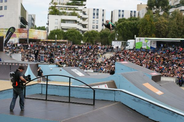 spgm-1.4.7/gal/Galeries/loic/fise_2010/FISE/Romain Godenaire - 360 Liu kang Public watch.JPG